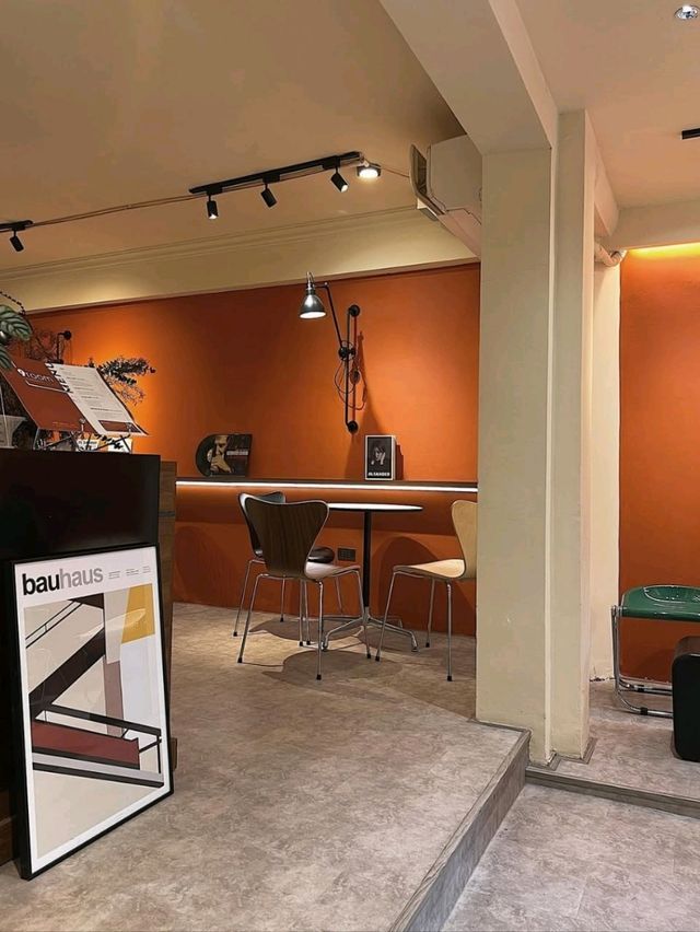 9room Cafe & Decor