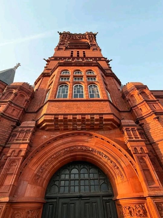 Cardiff Bay is an incredible destination that has something for everyone, Whether you’re looking for beautiful views