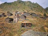 Peace & Stone Towers in Dartlo’s Neighbor, Doche