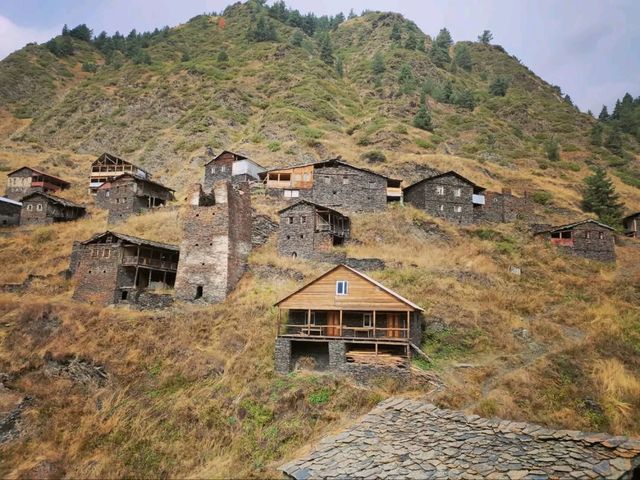Peace & Stone Towers in Dartlo’s Neighbor, Doche