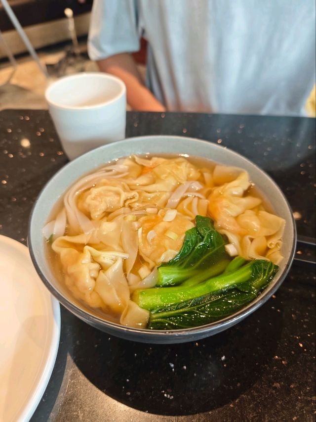 大人以及小孩的夢幻園區，一輩子一定要來玩的地方。
