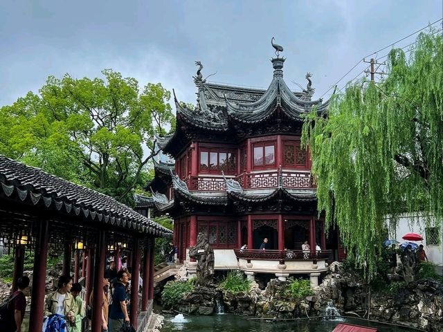 Yu Garden, Calm Corners and Classic China Feels 