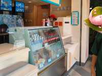 แวะเติมพลังที่ Small World Ice Cream