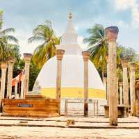 🌄✨ *Mihintale: Sri Lanka’s Sacred Mountain of Buddhism* 🏛️🙏