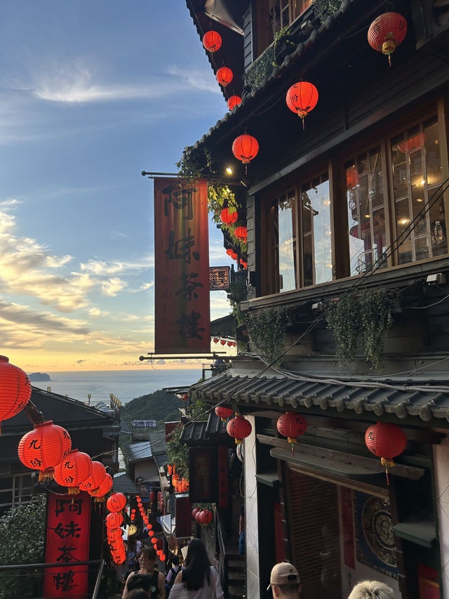 千と千尋の世界に浸る、九份の夕暮れ
