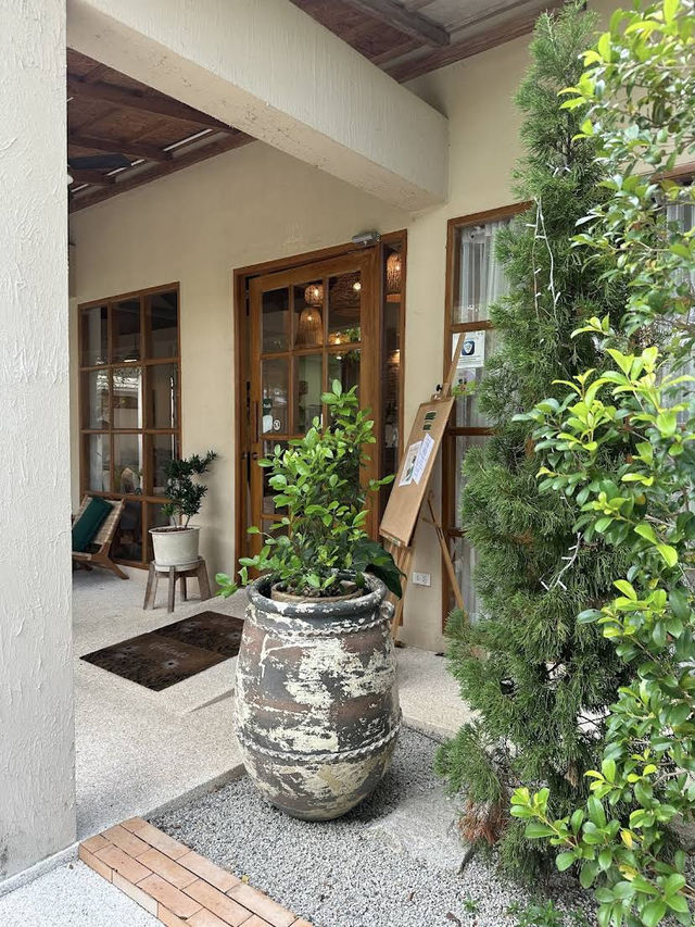 Humble Farm Kitchen Hatyai, Farm to Table Wellness in a Garden Oasis 