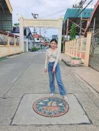 สถานีรถไฟบ้านแหลมนั่งสามล้อชมเมืองท่าฉลอม