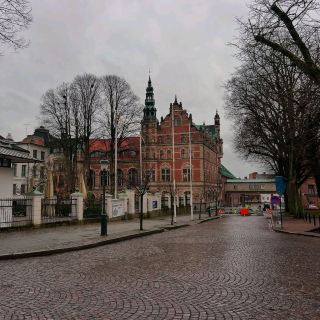 Cozy Streets and Student Energy on a Lund Citywalk