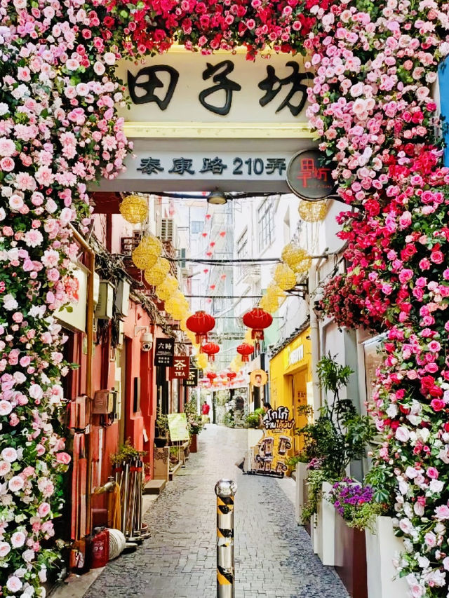 A Culinary Adventure Through Shanghai's Eclectic Flavors A Culinary Adventure Through Shanghai's Eclectic Flavors