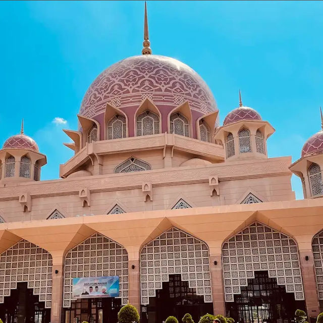 Putrajaya Lake
