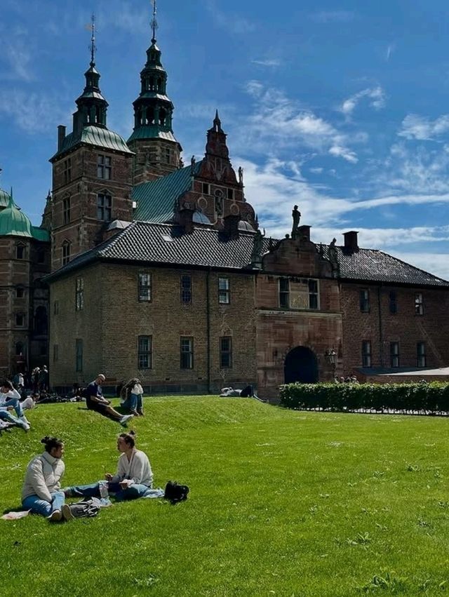 Exploring the Timeless Beauty of Rosenborg Slott