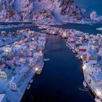 挪威羅弗敦群島的極光衝浪