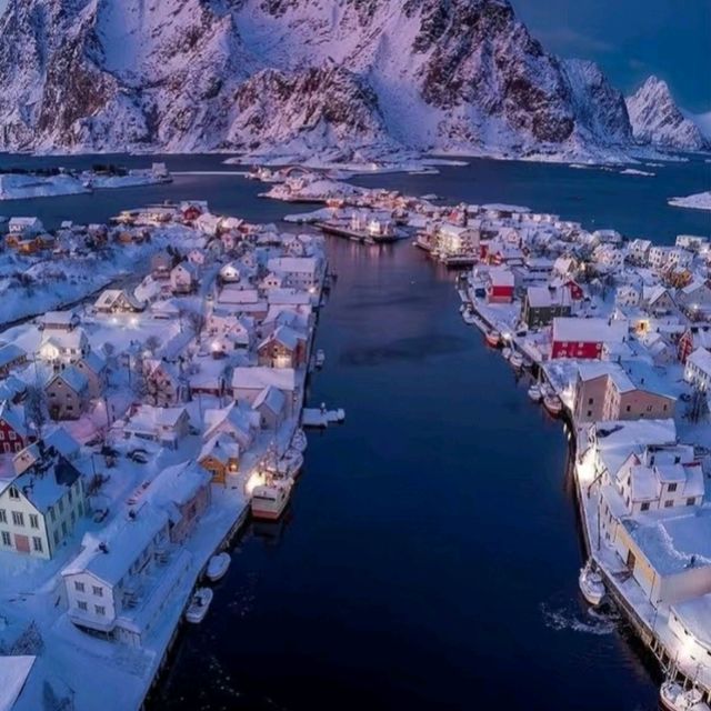 挪威羅弗敦群島的極光衝浪