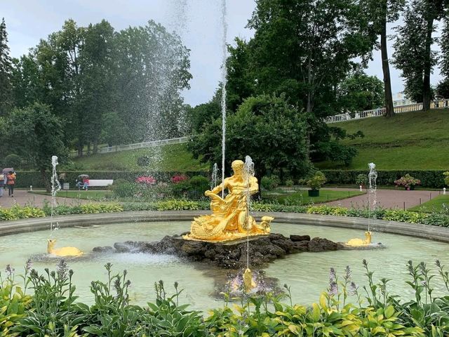 Exploring the Grandeur of Petrodvorets in Saint Petersburg