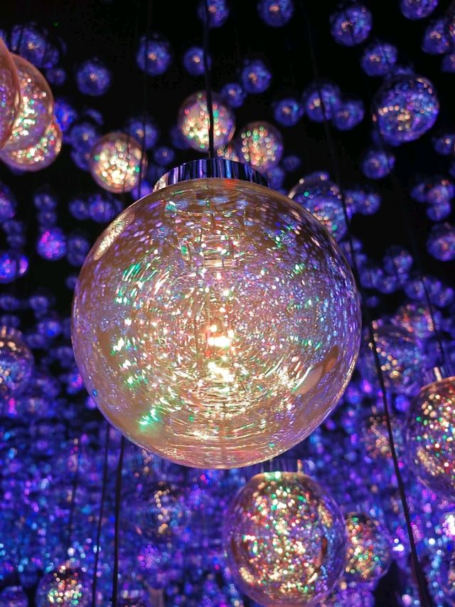 Teamlab borderless, borderless between you and Tokyo