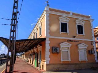 Recommended check-in spots at Spain's centenary stations