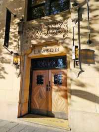 dining institution that blends old-school elegance with contemporary flair