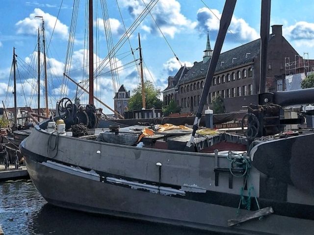 🚤 “Sailing Through Time — The Galgewater Canal of Leiden” 🚤 “Sailing Through Time — The Galgewater Canal of Leiden”