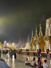 The most sacred golden Buddhist temple in Myanmar: Shwedagon Pagoda ✨