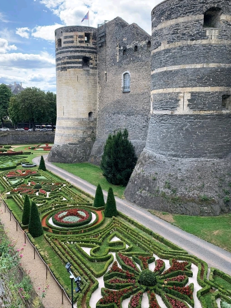 ค้นพบพรมทอและหอคอยแห่ง Château d’Angers อันเลื่องชื่อ
