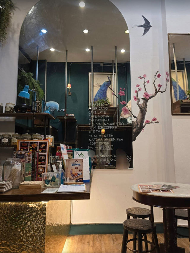 หลงโถว คาเฟ่ (Lhong Tou Cafe) หลงโถว คาเฟ่ (Lhong Tou Cafe)