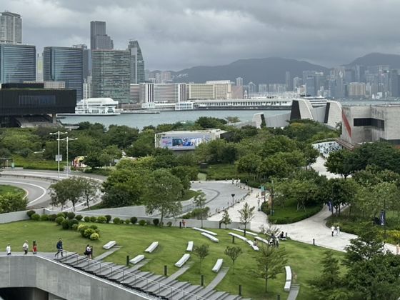 🎨 香港西九文化區文藝之旅|風雨中的美好一日 🌧️🌊📍 🎨 香港西九文化區文藝之旅|風雨中的美好一日 🌧️🌊📍