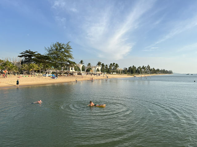 🇻🇳在日落前 90 分鐘，把 Sunset Sanato Beach Club 變成你的海上遊樂場🎡🛝｜親子戲水SOP、光線攝影腳本、票價與地址一次給你