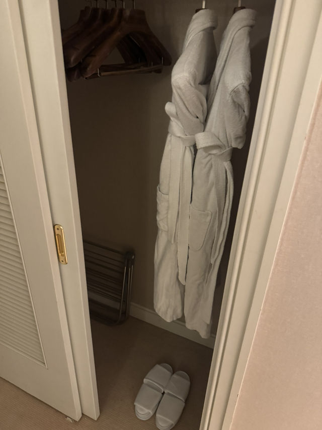 제주 롯데호텔 — 감성과 클래식 럭셔리가 공존하는 커플 여행 숙소 제주 롯데호텔 — 감성과 클래식 럭셔리가 공존하는 커플 여행 숙소