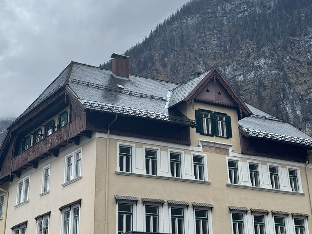 🏔️ HALLSTATT — AUSTRIA’S PICTURE-PERFECT WINTER VILLAGE ❄️🇦🇹