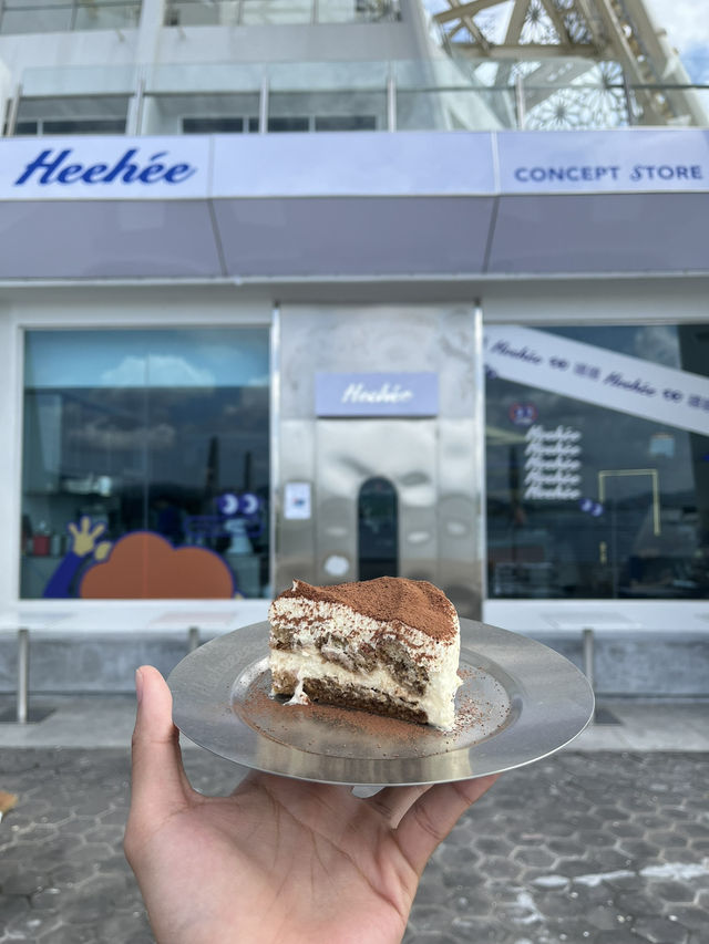 Chill Vibes & Sweet Bites at HeeHee Café, Langkawi 🍰☕✨ Chill Vibes & Sweet Bites at HeeHee Café, Langkawi 🍰☕✨