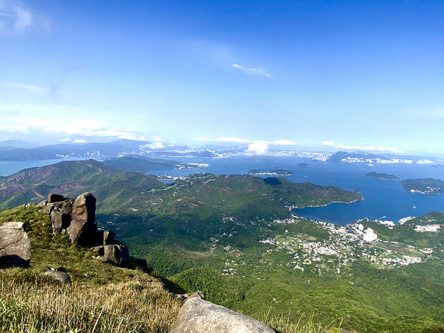 大東山的攀登:一步步都是靈魂的吶喊 🚶♂️🏔️ 大東山的攀登:一步步都是靈魂的吶喊 🚶♂️🏔️