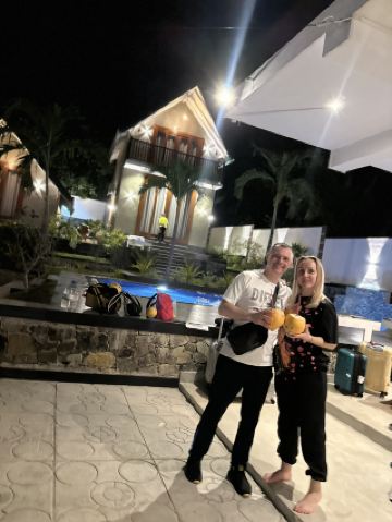 Ranu Econest Villa คือที่พักแบบกระท่อมเงียบสงบ ตั้งอยู่ในฮาบาราดุวา ออกแบบมาสำหรับนักเดินทางที่รักธรรมชาติ ความสะดวกสบาย และความหรูหราเรียบง่าย

ไม่ว่าคุณจะเป็นคู่รัก ครอบครัว หรือนักเดินทางคนเดียว กระท่อมของเรามอบความสมดุลที่ลงตัวระหว่างความเป็นส่วนตัวและการพักผ่อน ตื่นมาสูดอากาศบริสุทธิ์ เพลิดเพลินกับค่ำคืนที่เงียบสงบ และสำรวจสถานที่ท่องเที่ยวที่สวยงามที่สุดในชายฝั่งทางใต้