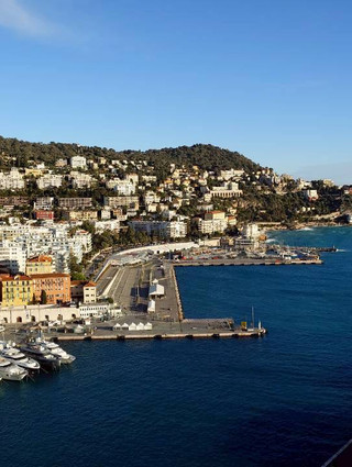 Blue Benches and Spectacular Mediterranean Views: A Luxurious Escape on the Nice Promenade