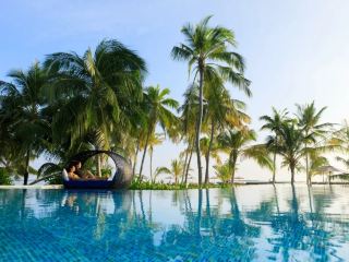 Niva Dhigali Resort Magic 🌴🏖️🍻 