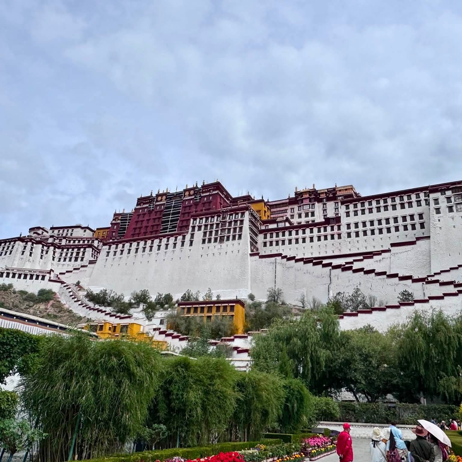 A Must-Visit in Your Lifetime! Deeply Moved by the Purity and Faith of Tibet.