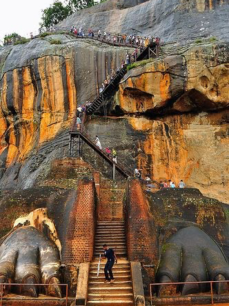 Climbing the Ancient Sky Palace: A Backpacker’s Guide to Sigiriya