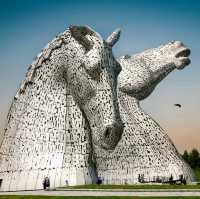 The Kelpies & The Helix： 🐴✨  蘇格蘭的現代神話，令人 awe-struck 的馬匹雕塑！