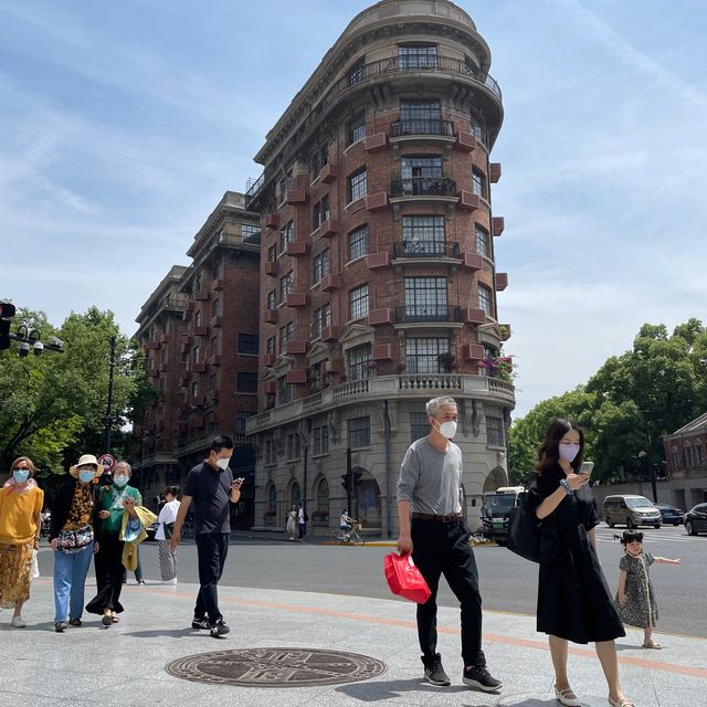 Explore the vivid city Shanghai