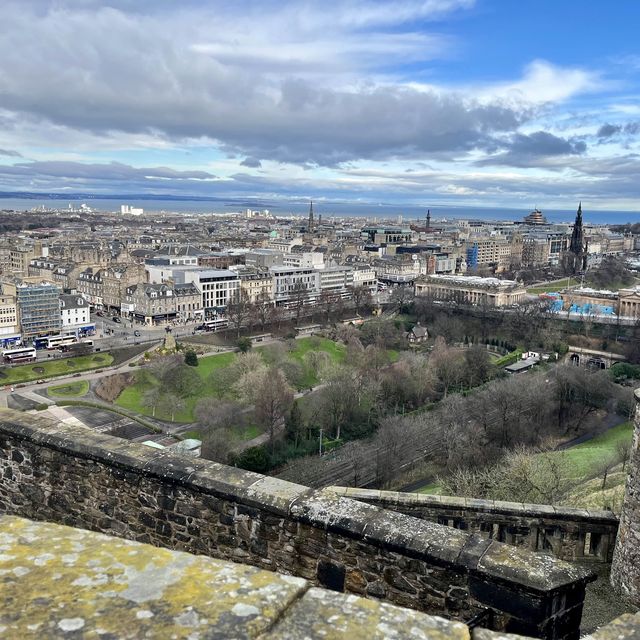The Majestic Edinburgh Castle🏰 