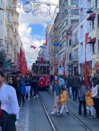 🇹🇷 Must Try in Istanbul- Istanbul Nostalgic Tram 🚋