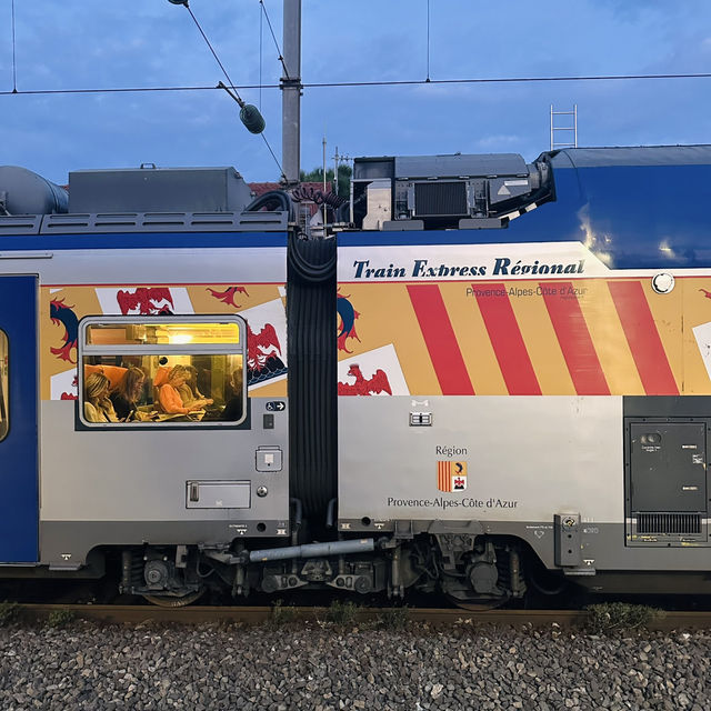 Quaint station tucked in the south of France 🇫🇷