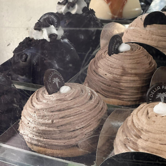 150 flavours of gelato in one place in Rome!