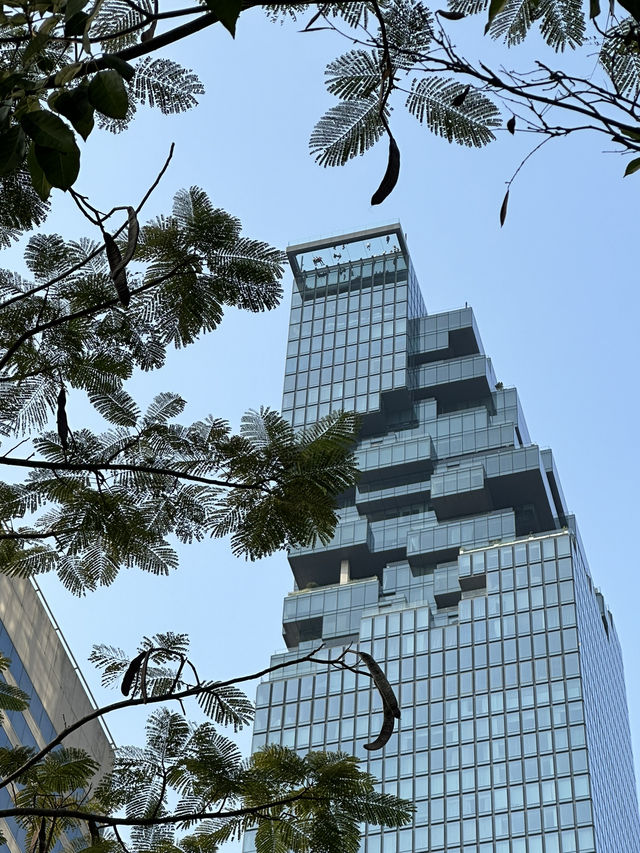 Mesmerizing Mahanakhon: Bangkok Skyscraper! 