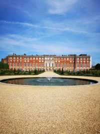 Hampton Court Palace: Royal Tales and Timeless Beauty