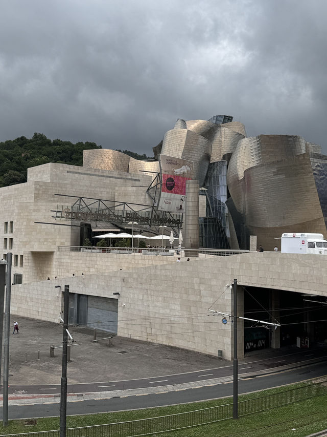 Guggenheim Bilbao Museum 🏙️