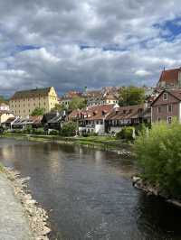 🏰 Český Krumlov: A Fairytale Town Tucked in Time 🇨🇿🌸
