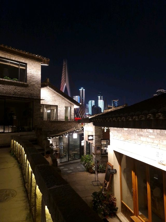 This has to be the prettiest spot in whole Chongqing ✨️🧧🇨🇳