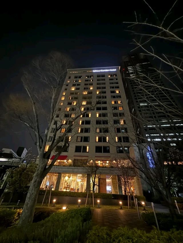 “Riverside Retreat & Onsen Oasis in Central Osaka”