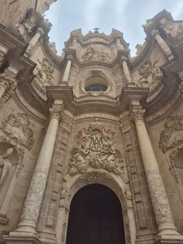 Els Secrets de la Catedral: From Gothic Grace to the Holy Grail