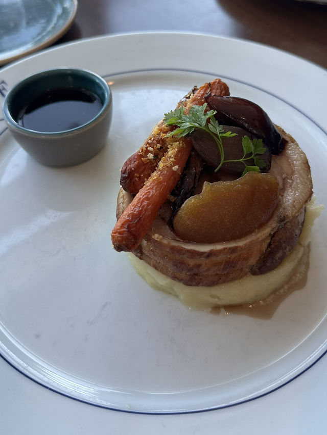 【漢寧斯菲爾Henningsvaer餐廳推介，配上一流風景和美食】